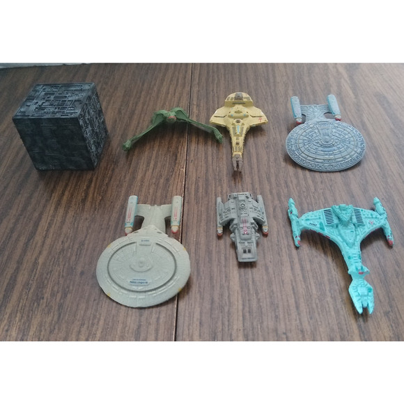 Lot Of 7 Galoob 1990's Star Trek Micro Machines No Stands - Picture 1 of 9